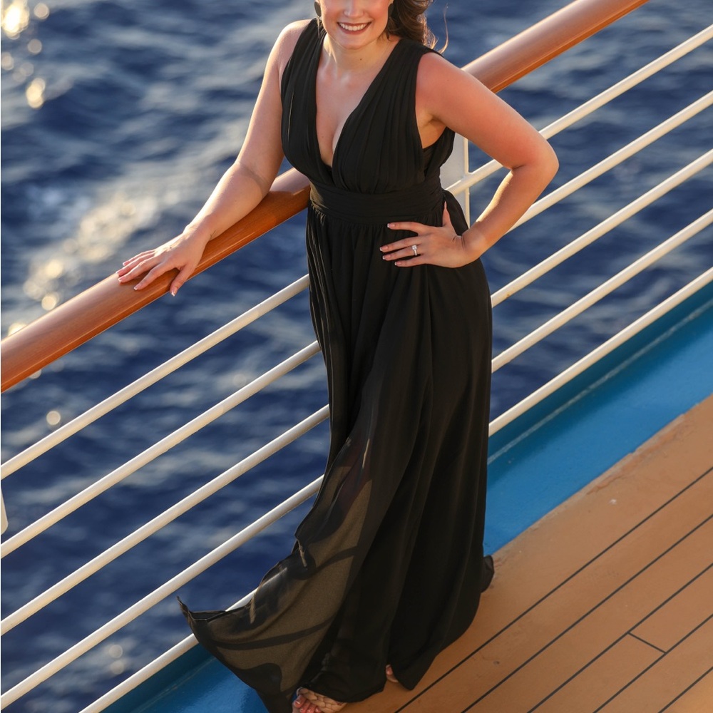 Lulu's Elegant Black Maxi Dress